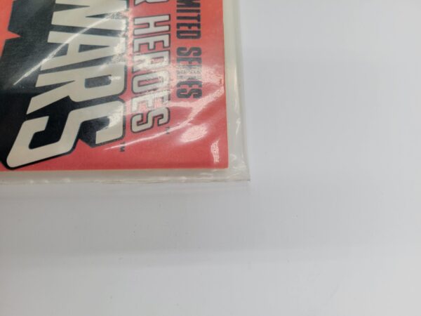 Marvel Secret Wars #8 First Appearance Spiderman W/ Black Suit (Venom) - Image 4